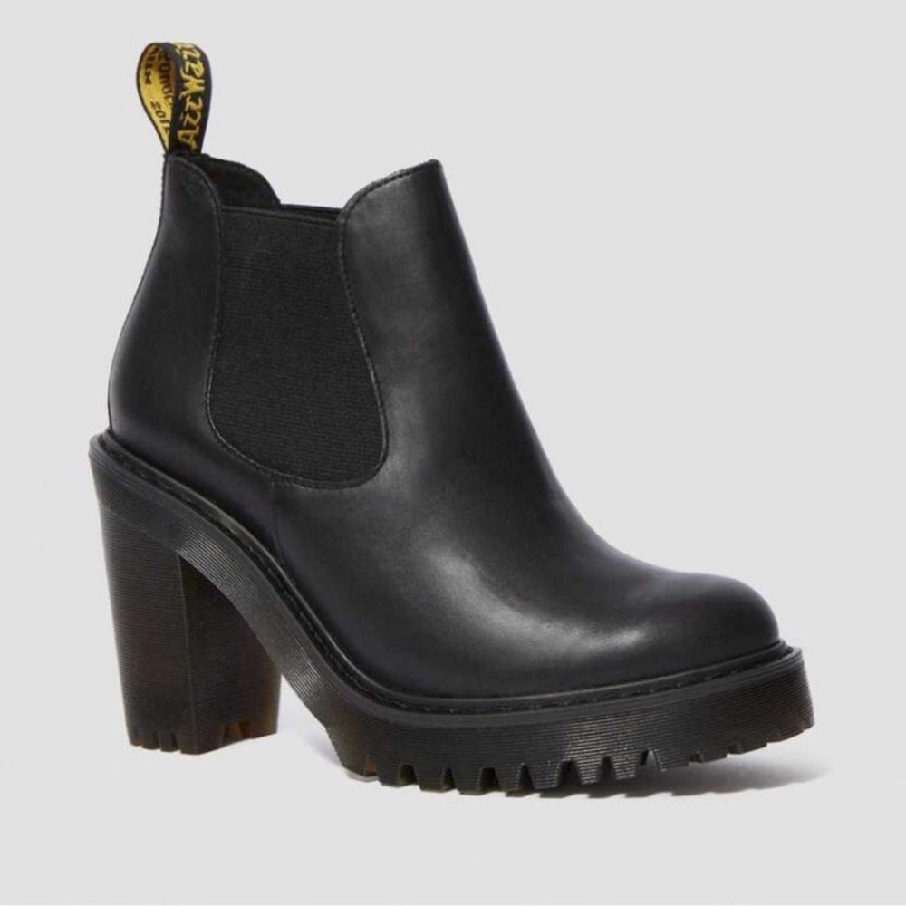 Dr. Martens Hurston leather heeled Chelsea boots